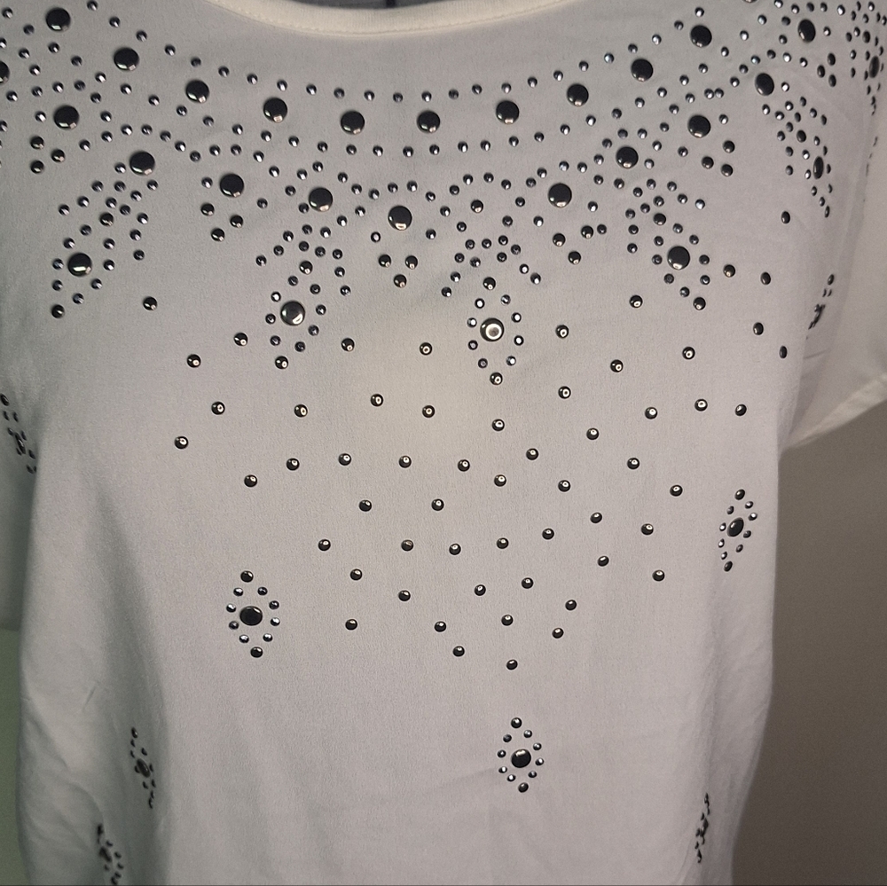 Jaclyn Smith White Short Sleeve Top with Silver Stud Accents